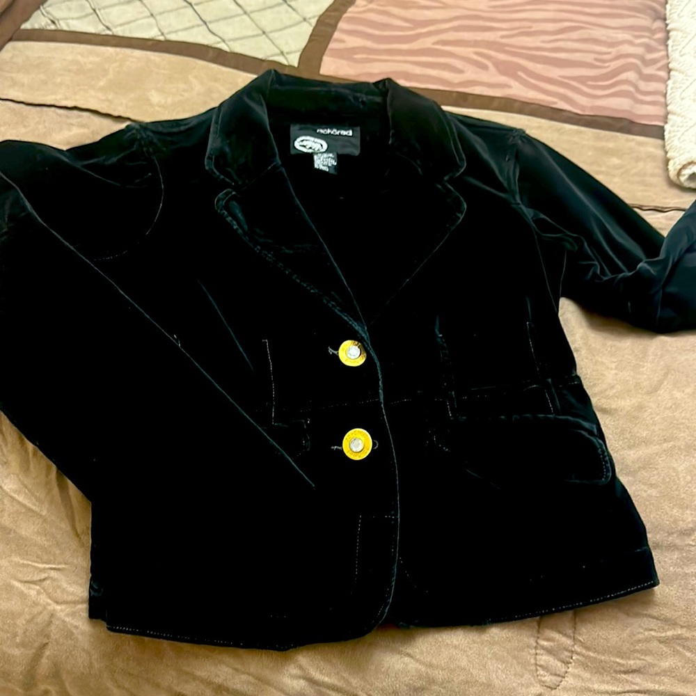 Eckored black blazer